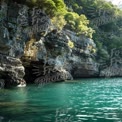 Falesias Costeiras Tranquilas com Águas Cristalinas: Paisagem Natural Serena