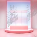 Minimalistische pinkfarbene Ausstellungsbühne mit Glasschaukasten für Produktpräsentationen